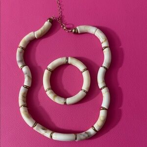 Elegant Cream and Gold Necklace Set